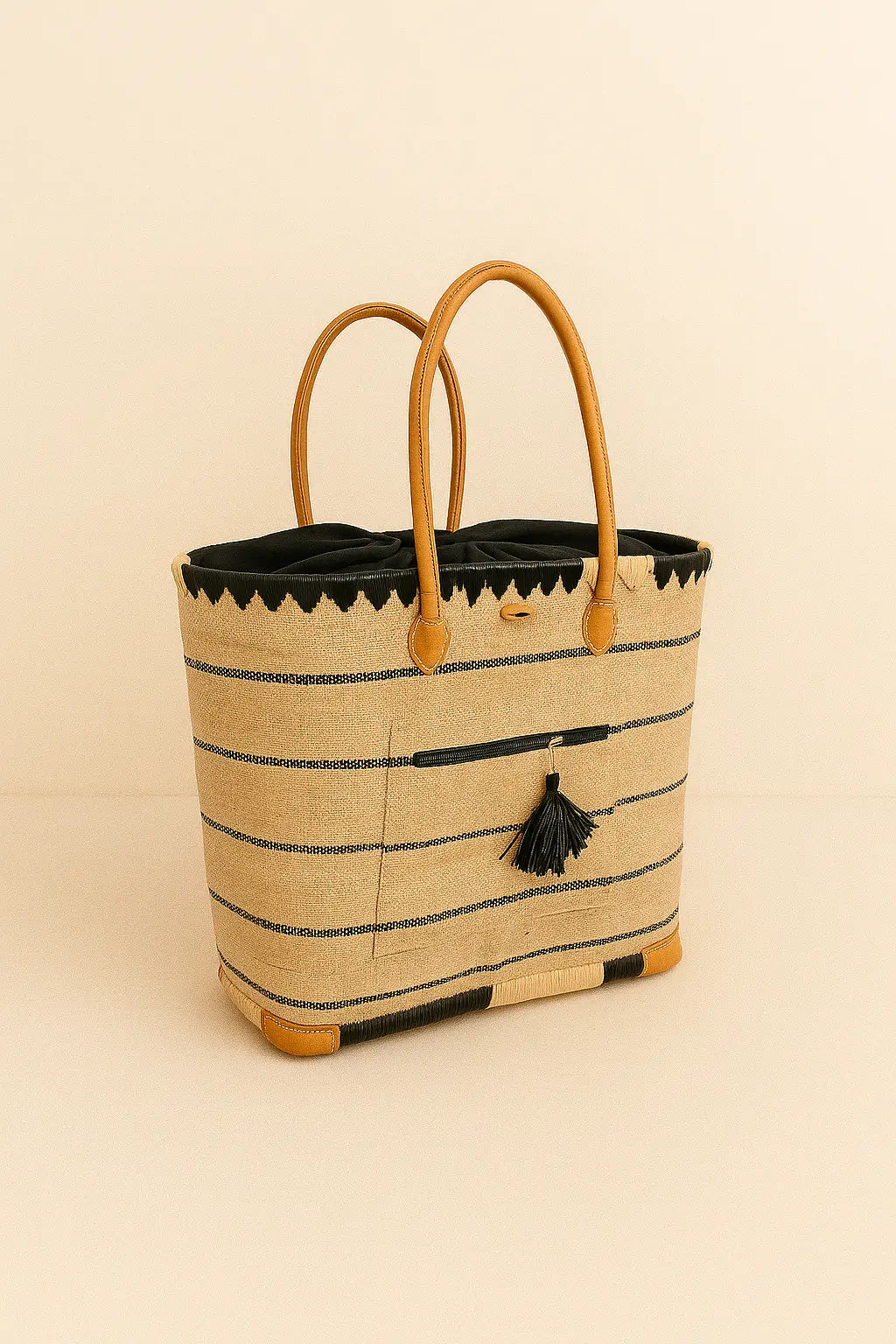 Panier Playa – Tressage naturel et finitions cuir Le Grenier de la Presqu'ile