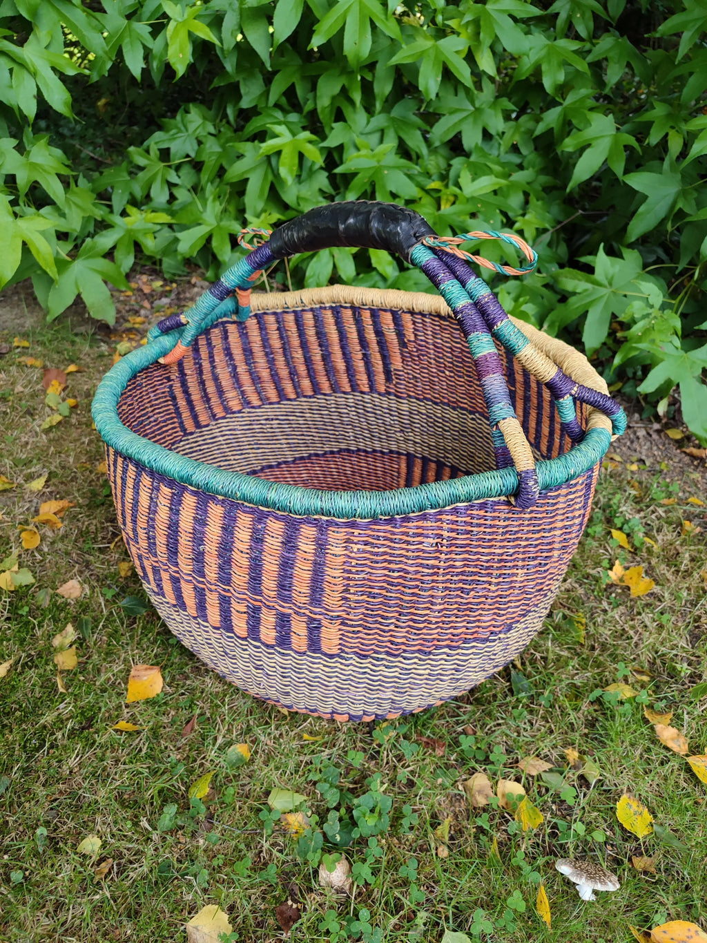 Grand Panier rond africain Bolga – Tressage artisanal & anse cuir Le Grenier de la Presqu'ile