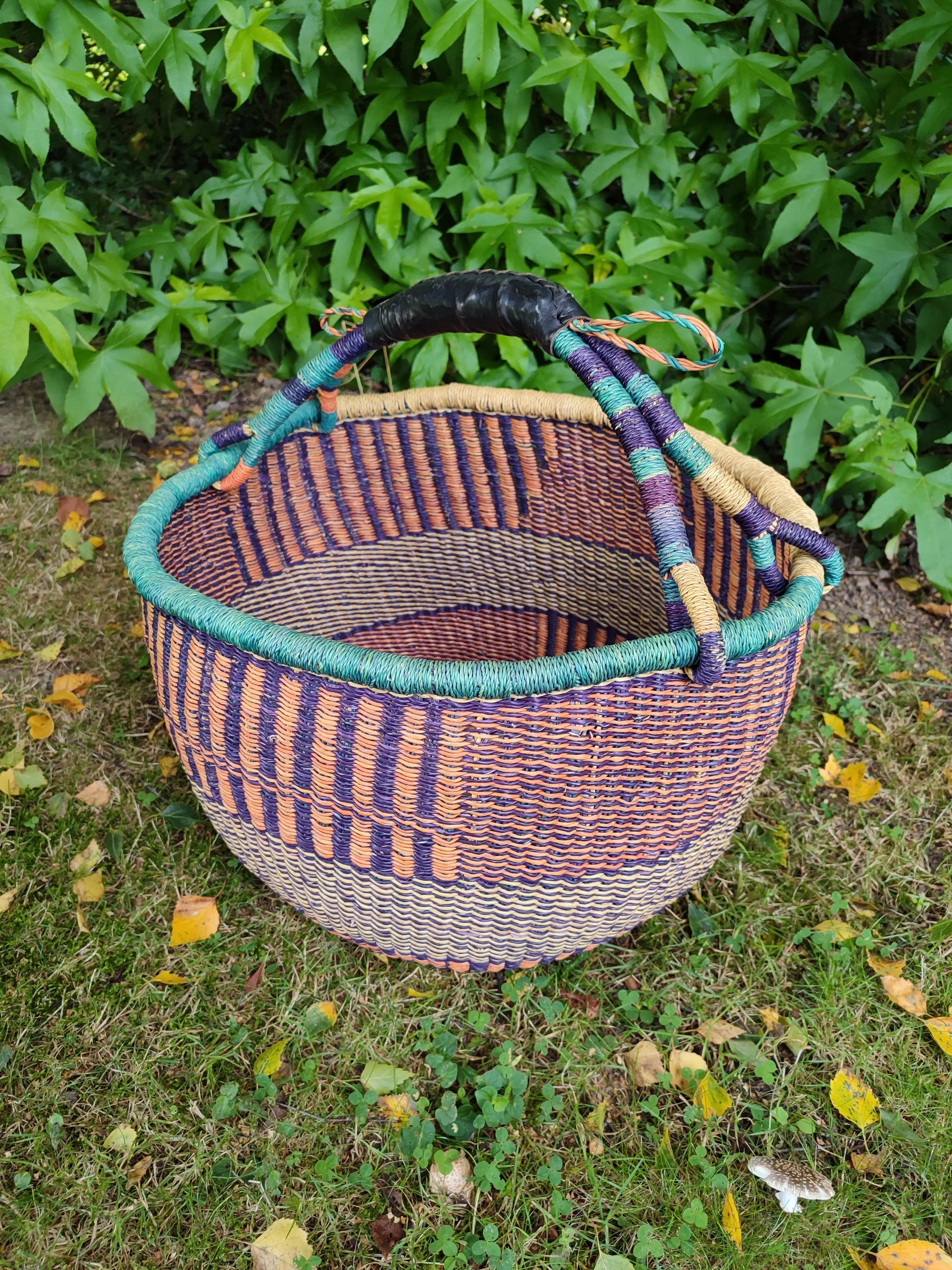 Grand Panier rond africain Bolga – Tressage artisanal & anse cuir Le Grenier de la Presqu'ile