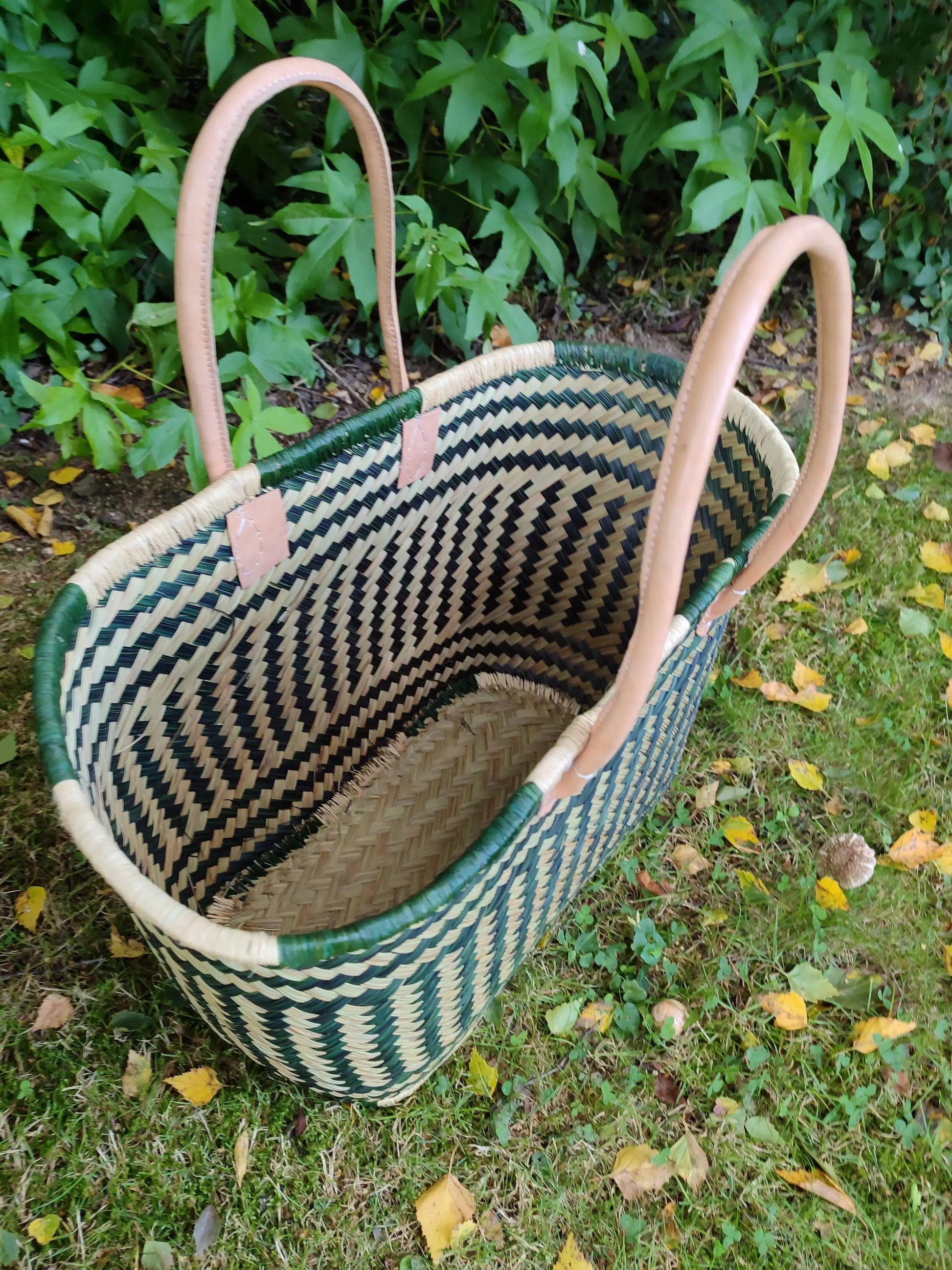 Grand Panier Aravola vert foncé, naturel, tressé artisanal Le Grenier de la Presqu'ile