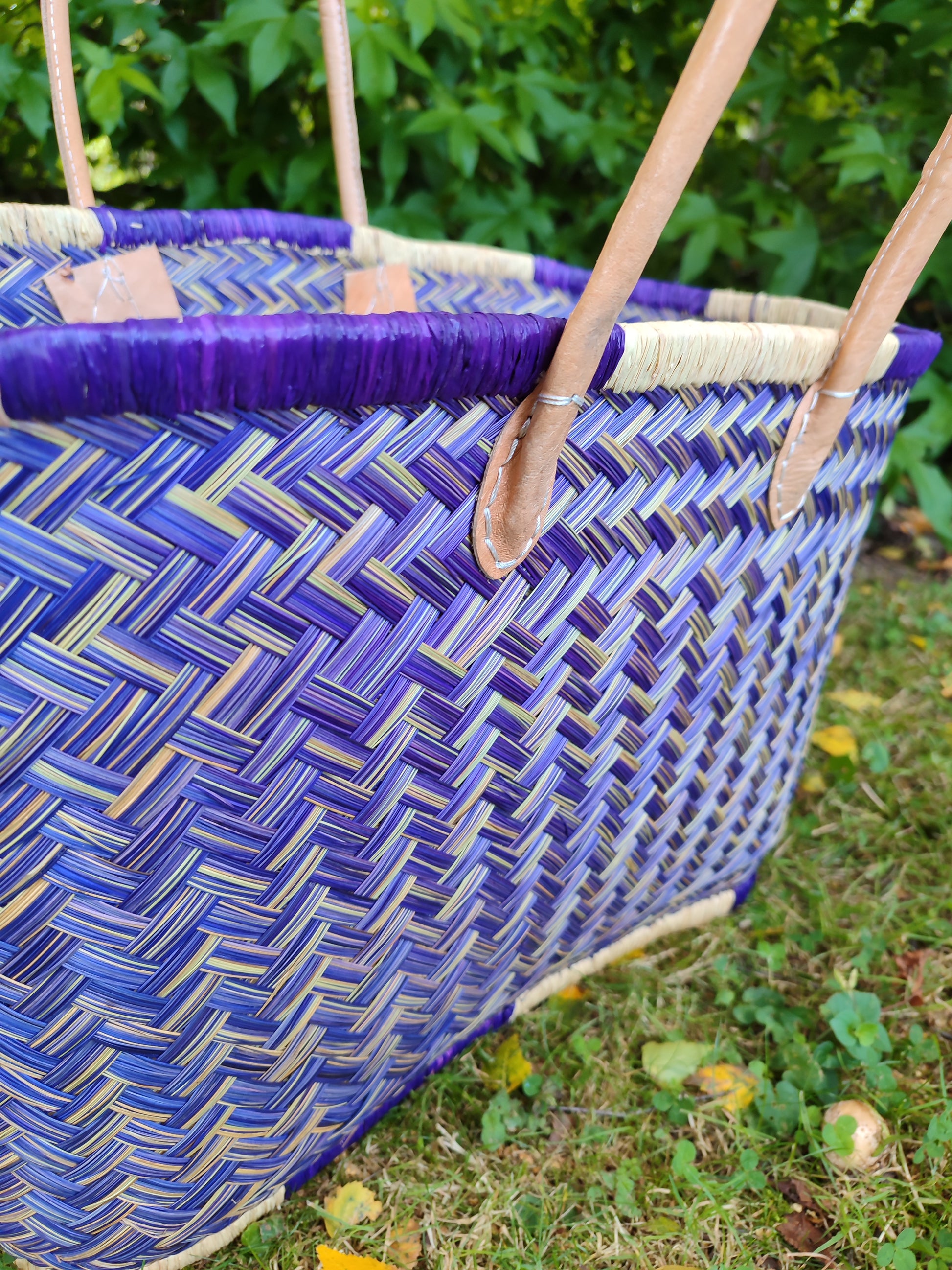 Grand Panier Aravola violet, naturel, tressé artisanal