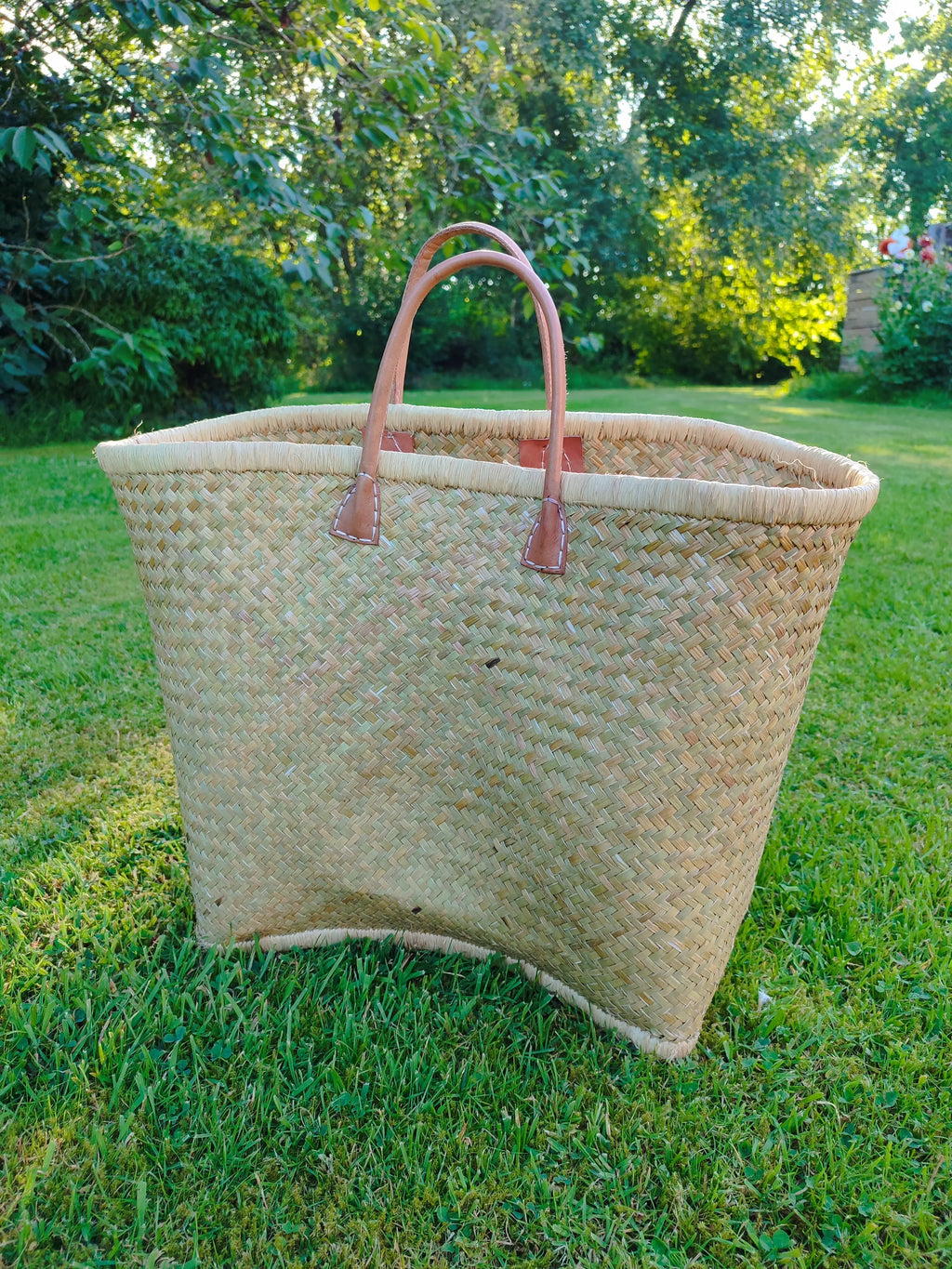 Grand panier en osier naturel – anses cuir – fait main – cabas marché & plage Le Grenier de la Presqu'ile