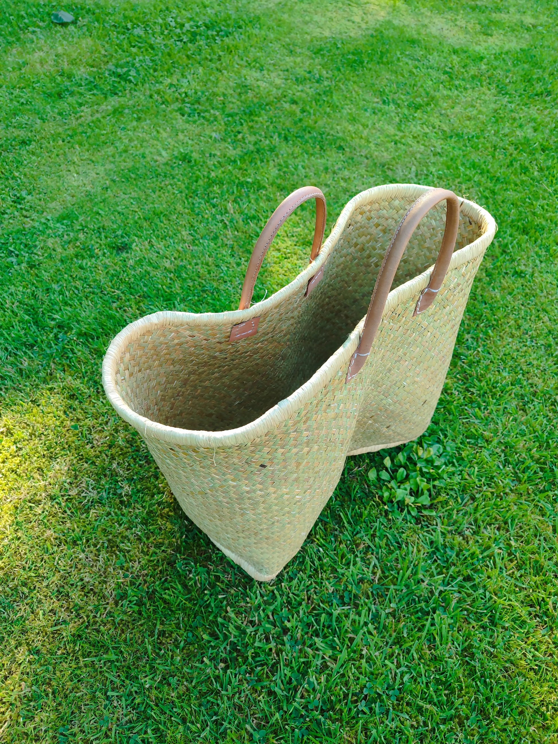 Grand panier en osier naturel – anses cuir – fait main – cabas marché & plage Le Grenier de la Presqu'ile
