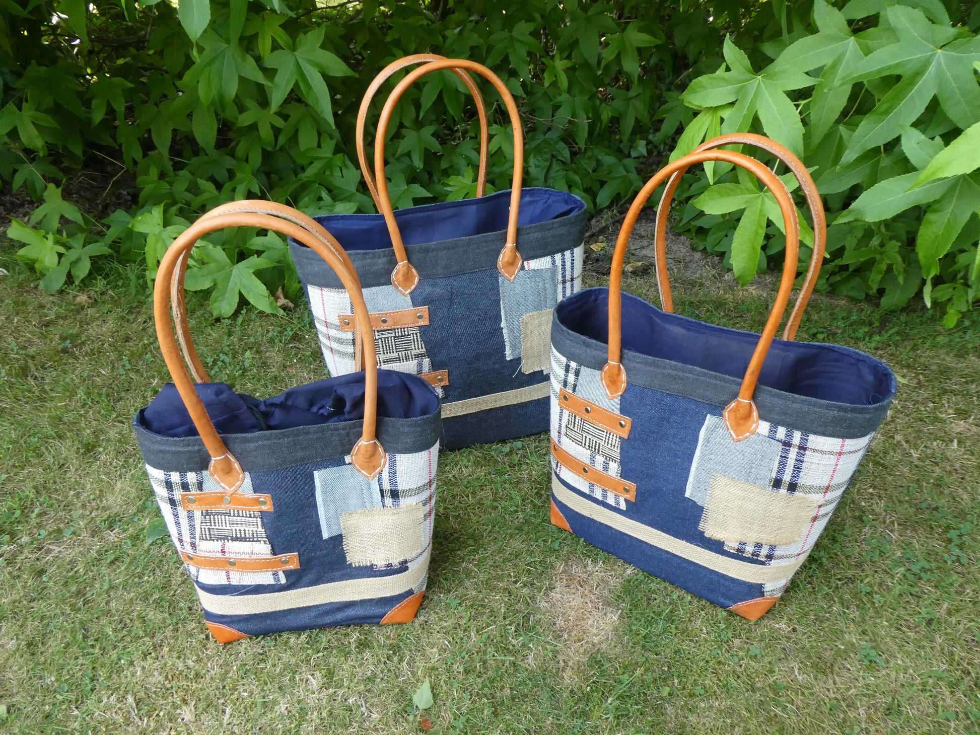 Panier jean patchwork – 3 tailles – Sac cabas avec anses cuir Le Grenier de la Presqu'ile