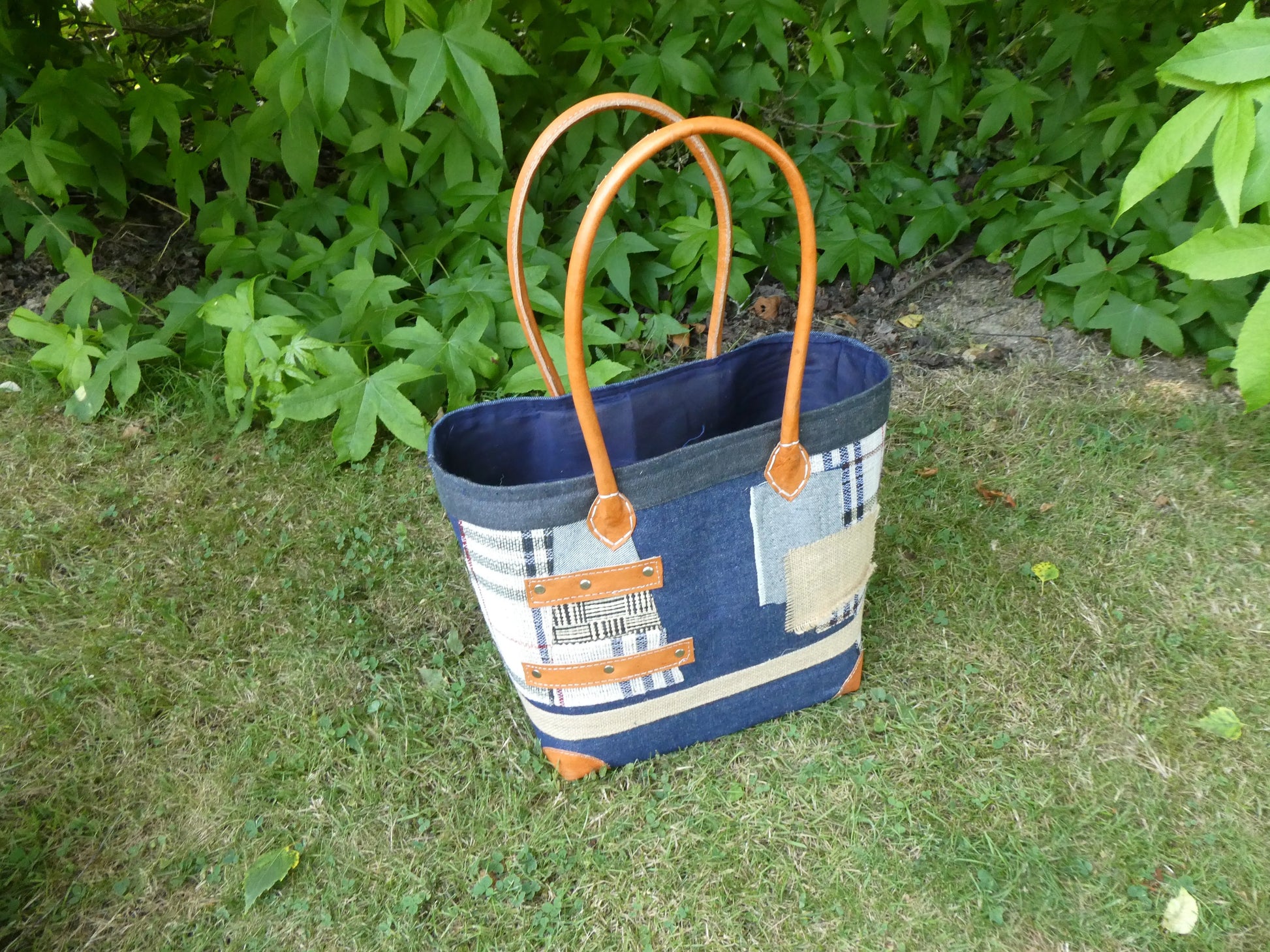 Panier jean patchwork – 3 tailles – Sac cabas avec anses cuir Le Grenier de la Presqu'ile