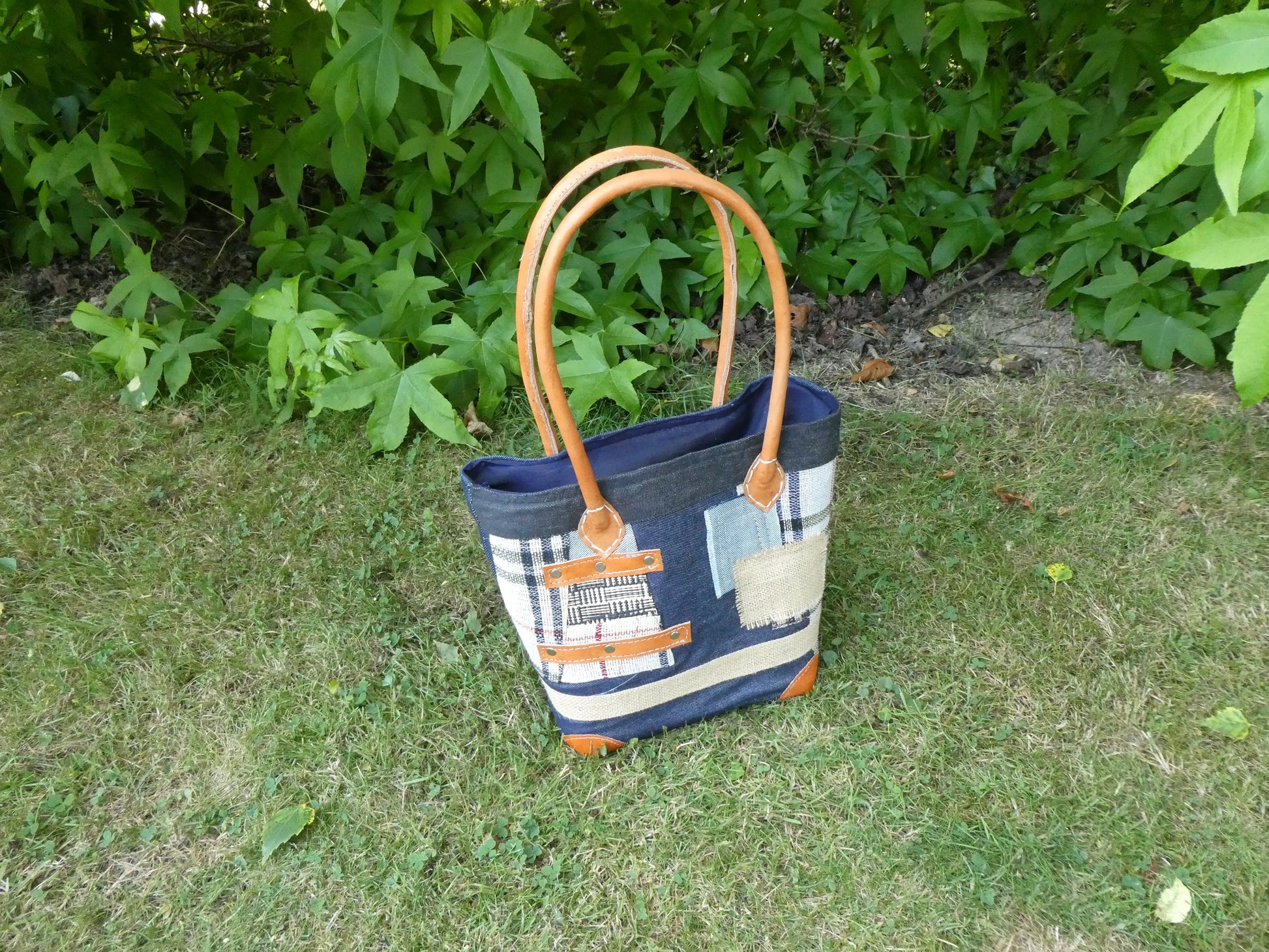 Panier jean patchwork – 3 tailles – Sac cabas avec anses cuir Le Grenier de la Presqu'ile