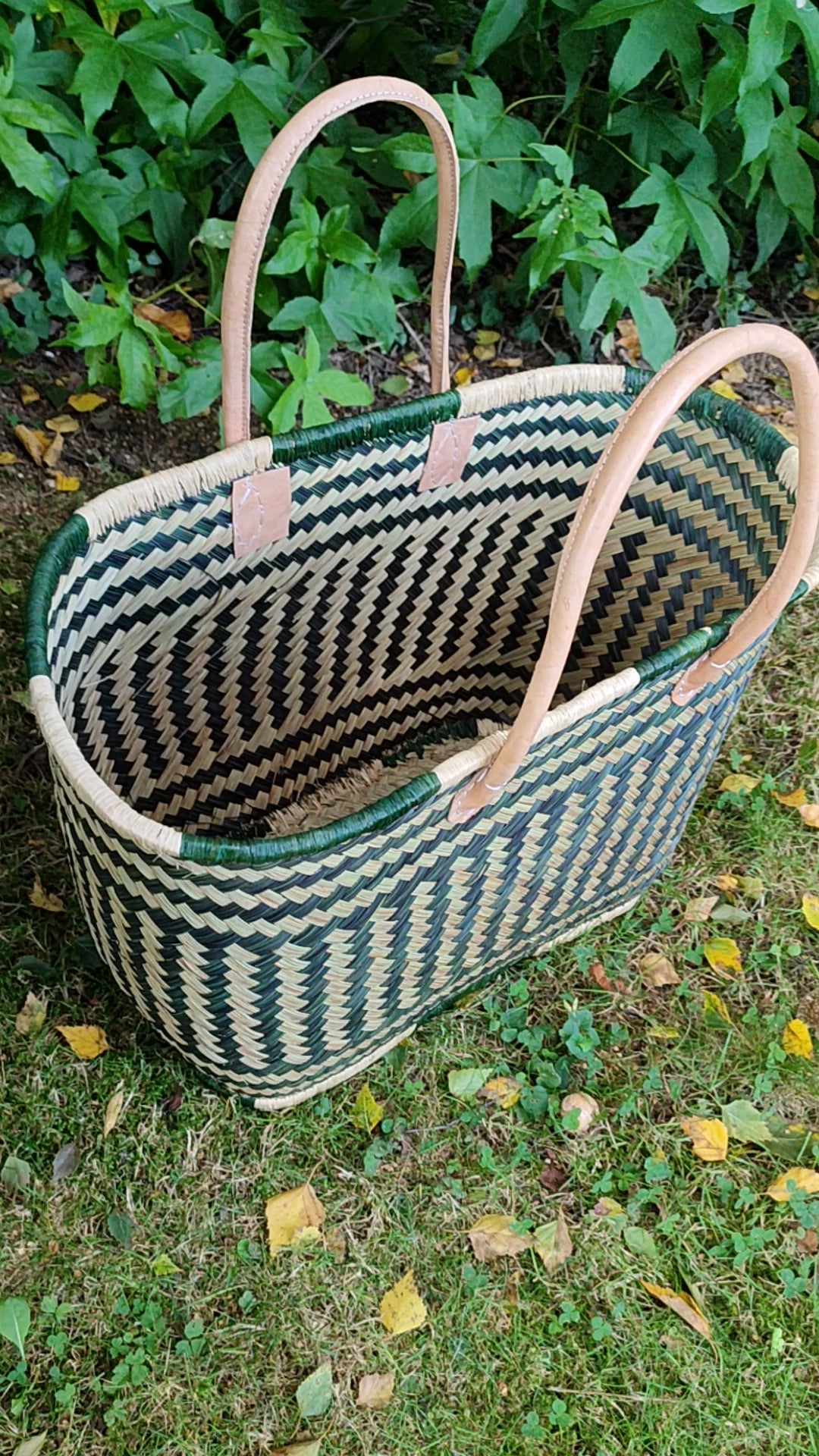 Grand Panier Aravola vert foncé, naturel, tressé artisanal