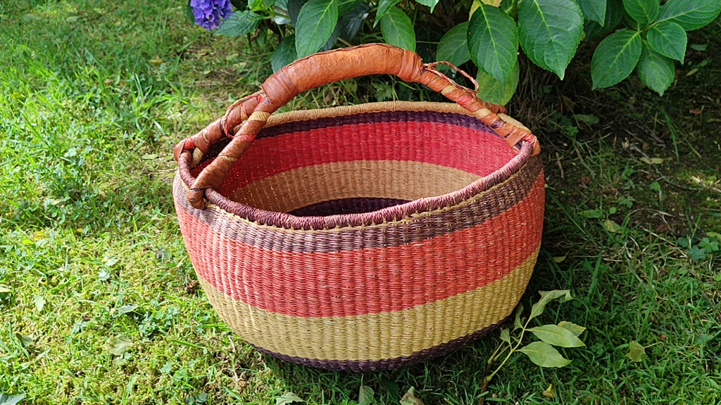 Panier rond tressé africain Bolga–Anse cuir