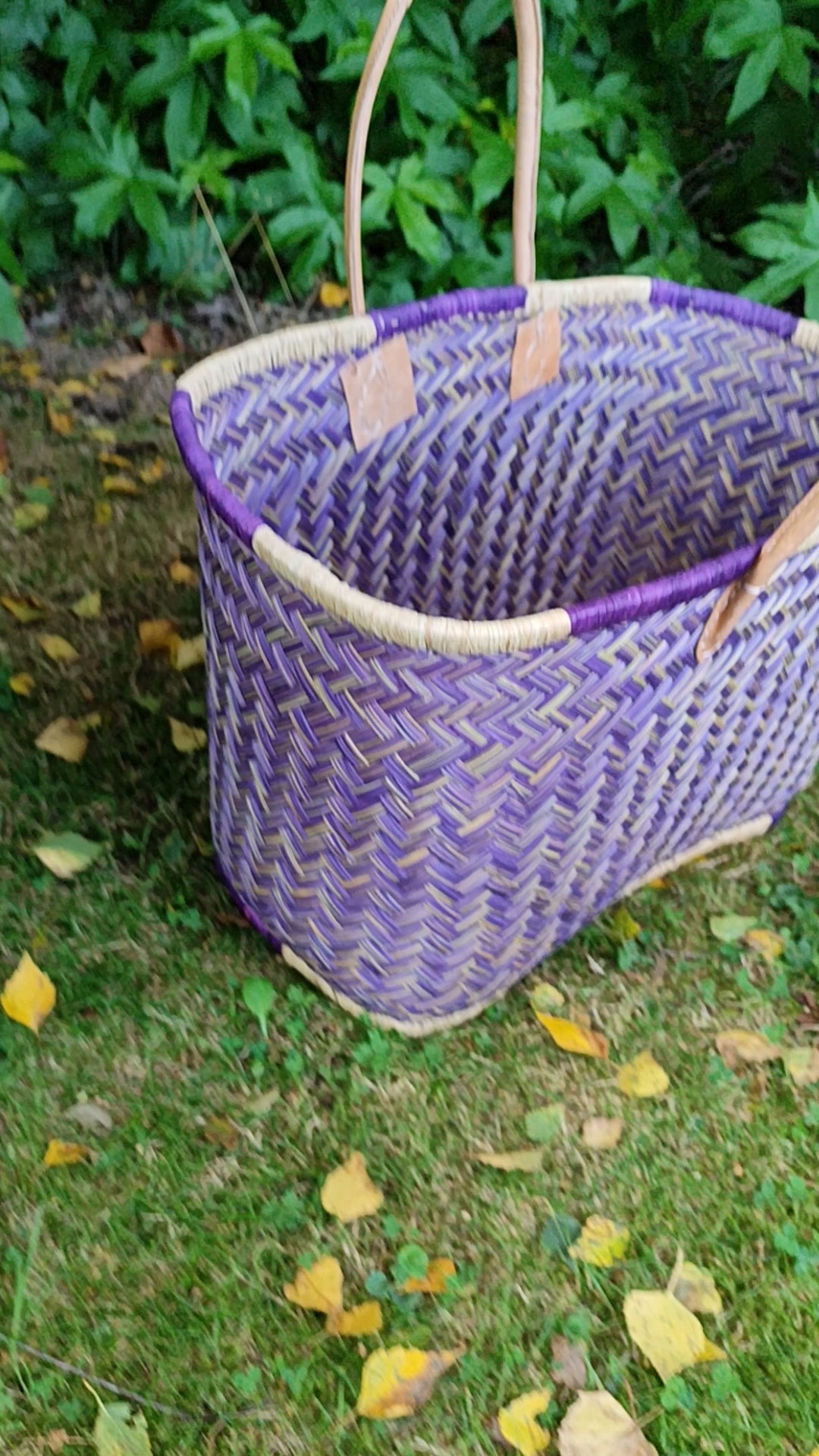 Grand Panier Aravola violet, naturel, tressé artisanal