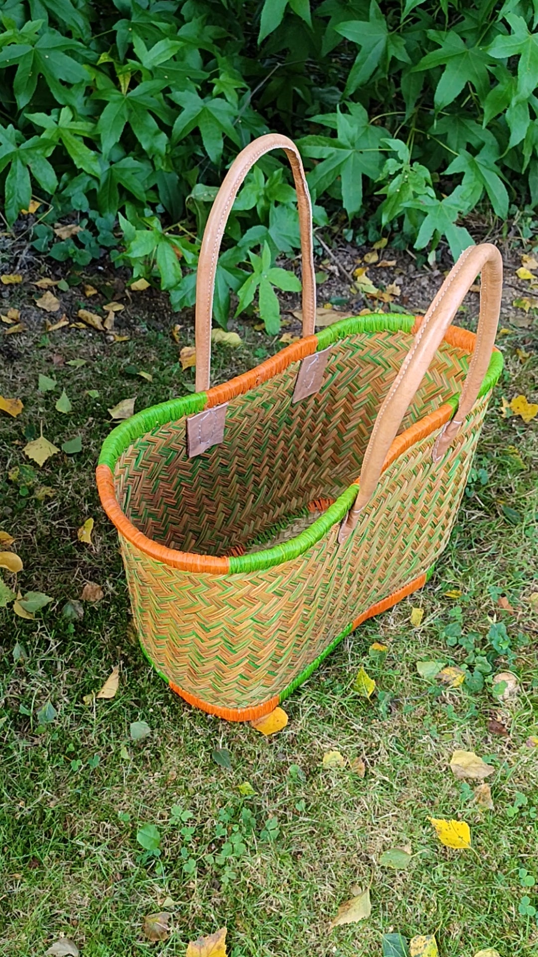 Petit Panier Aravola orange, vert, naturel, tressé artisanal