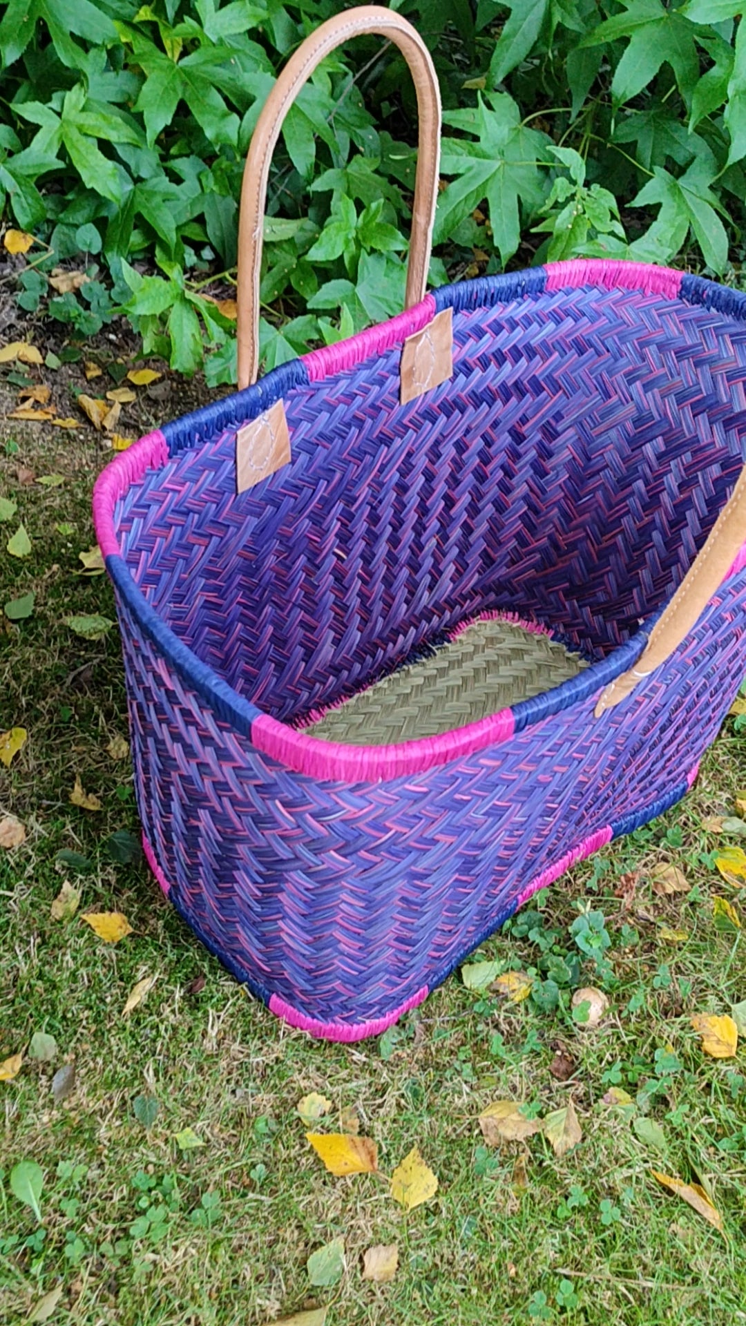 Grand Panier Aravola violet, rose, naturel, tressé artisanal